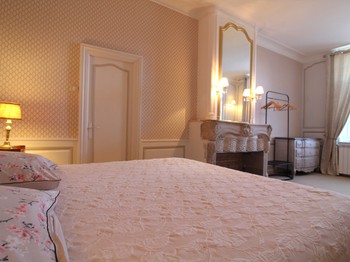 Maison d’Hôtes de Charme du XVIIIᵉ siècle, à Maizières