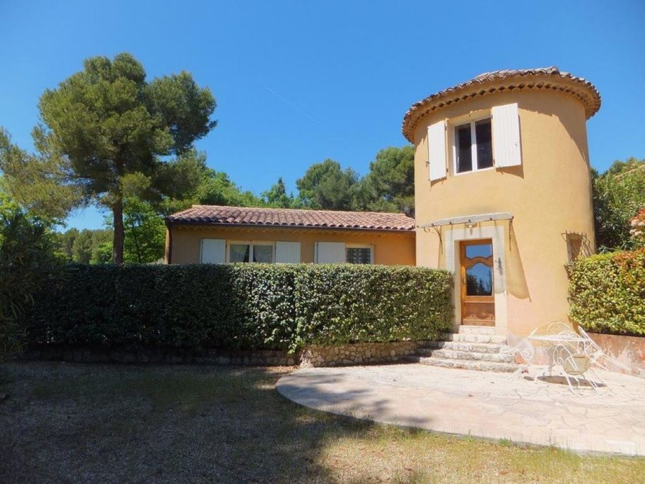 tour mitoyenne et sa terrase