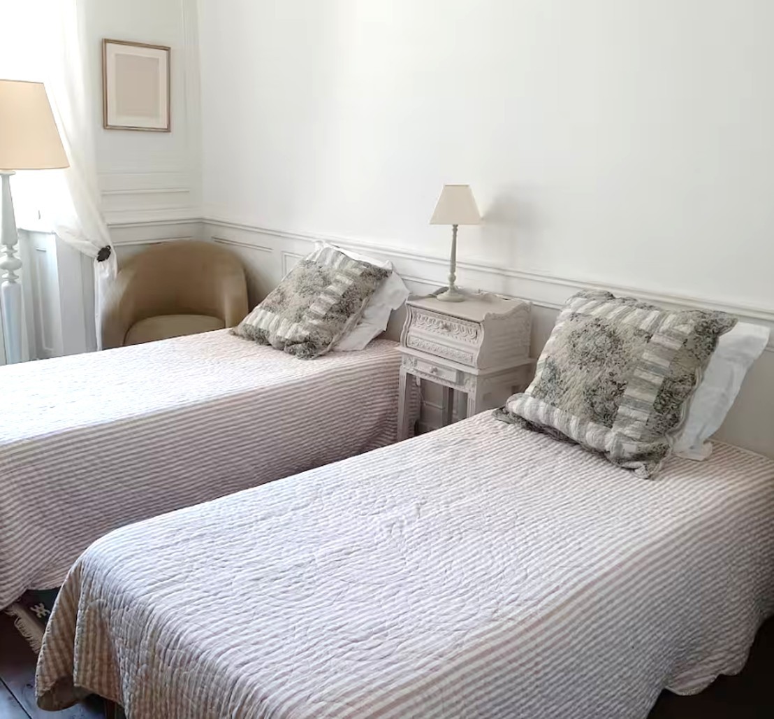 Bedroom 1 - 2 beds 90 cm