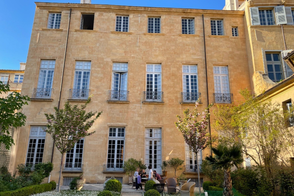 Crédit SERGENT - hôtel d'Arlatan vue du jardin