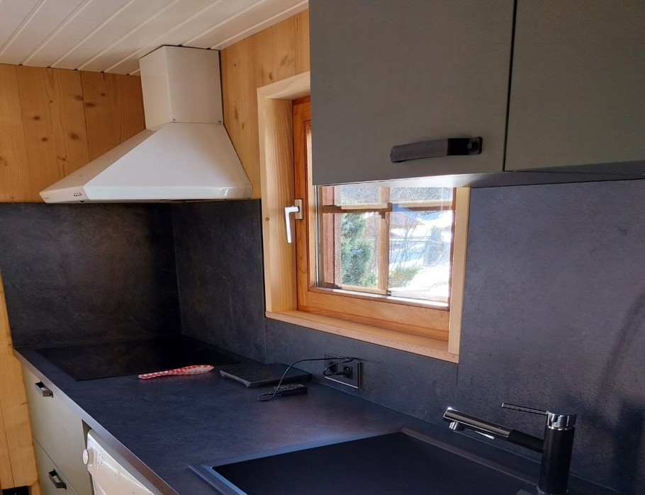 cuisine donnant sur la petite terrasse