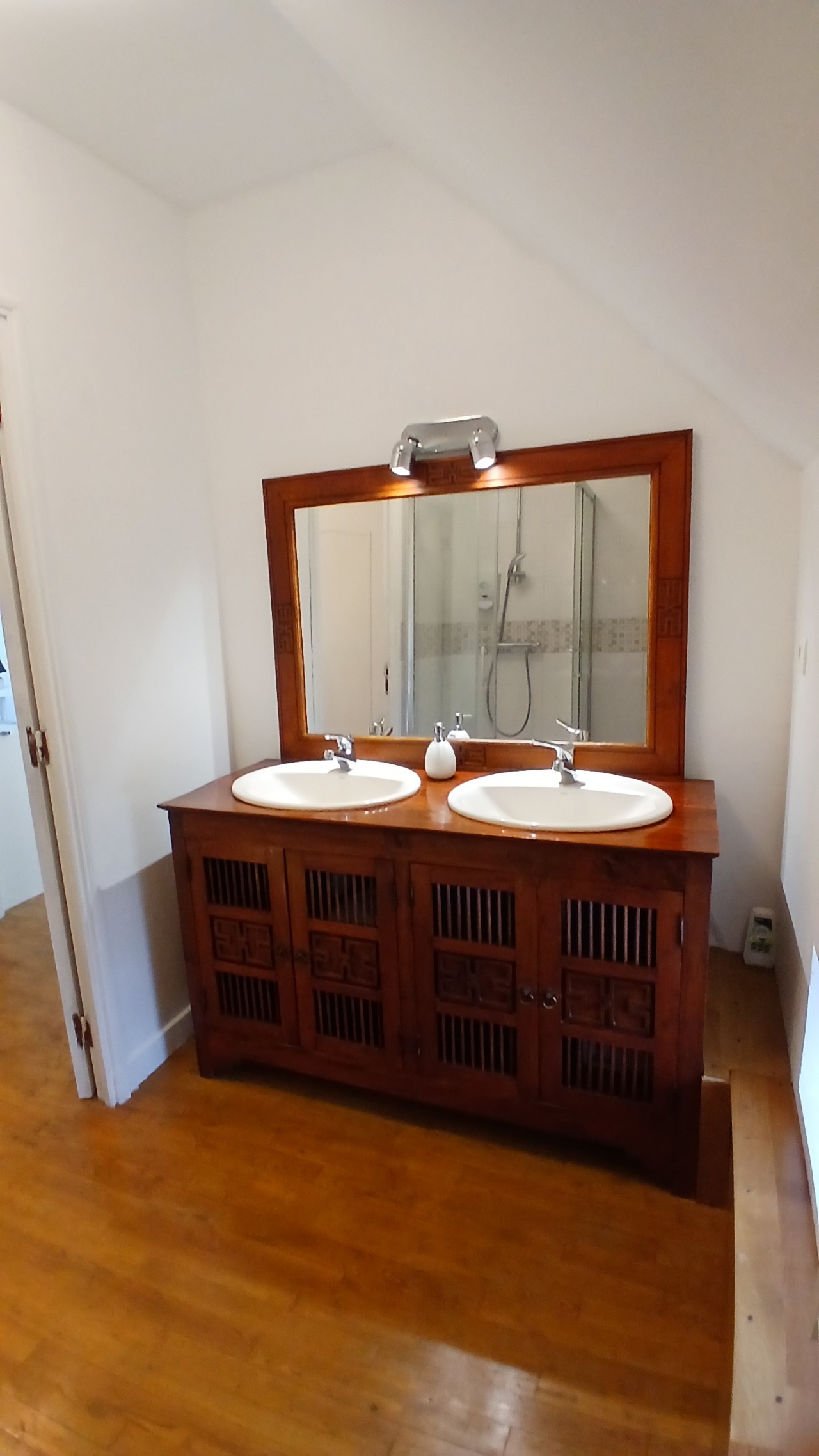 Salle d'eau du 2ème étage