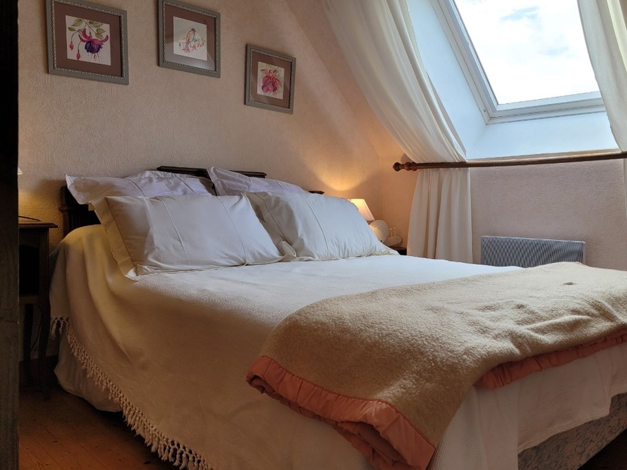 Gîte Mayline, second bedroom with double bed (140cm) and wardrobe upstairs