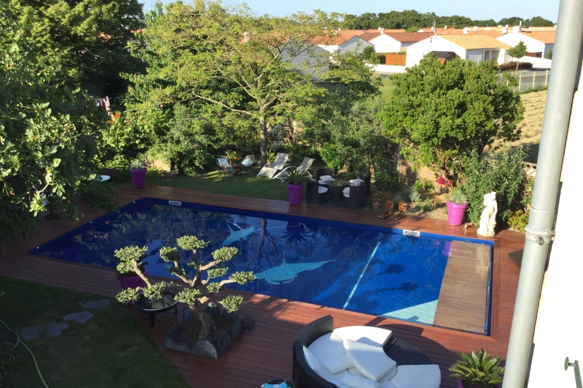 La piscine au jardin