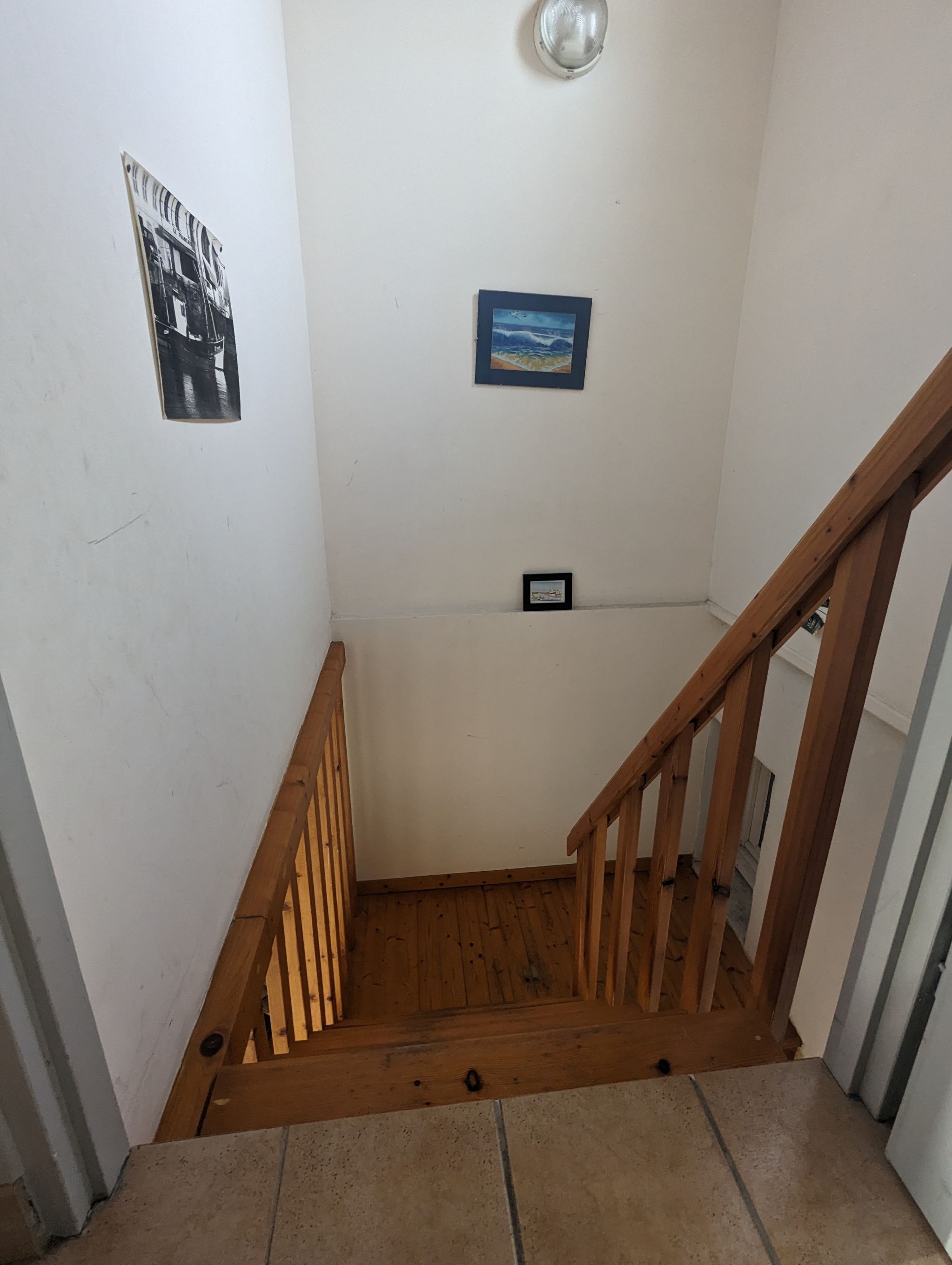 Staircase leading to the 2 bedrooms