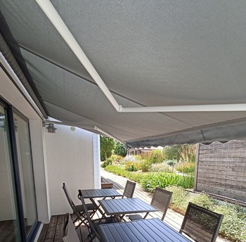 Terrasse commune aux hôtes