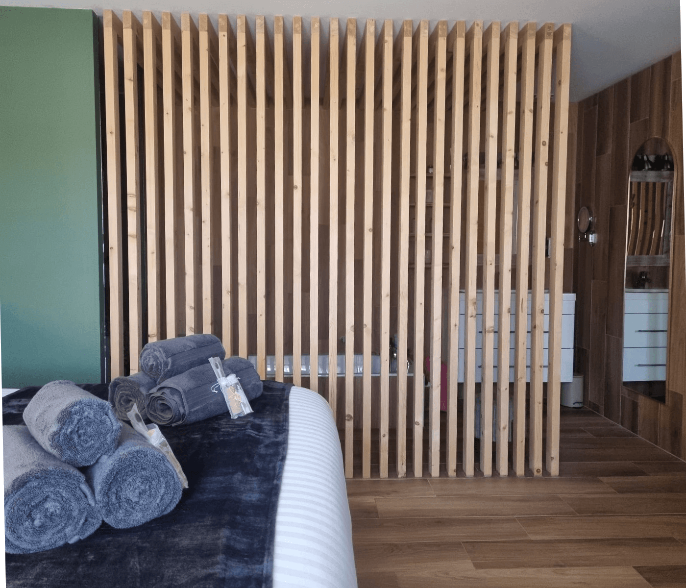 Chambre 1 avec salle d'eau - La maison de Jeanne, Begnécourt, Vosges