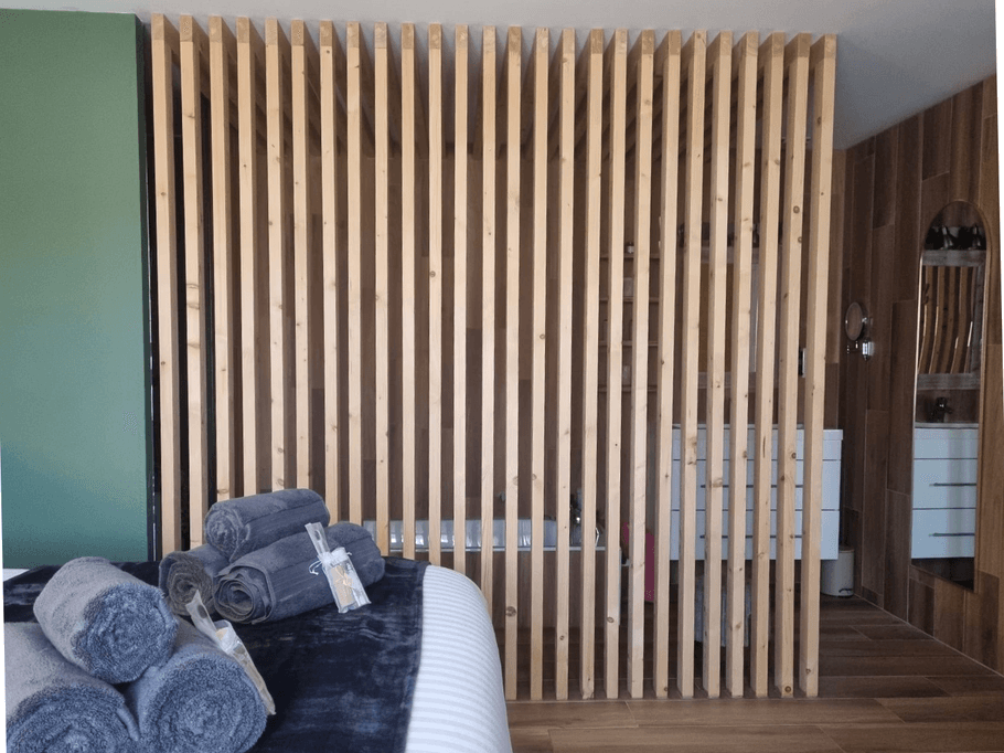 Chambre 1 avec salle d'eau - La maison de Jeanne, Begnécourt, Vosges
