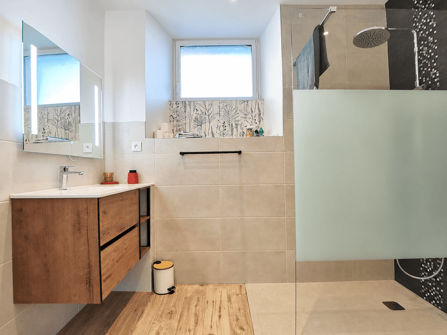 shower room with toilet