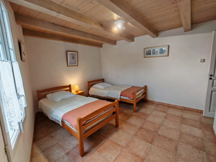 Chambre 1 avec 2 lits 90