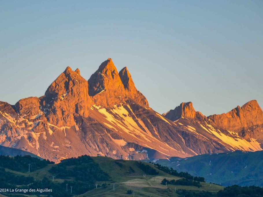 Coucher de soleil sur les Aiguilles d'Arves