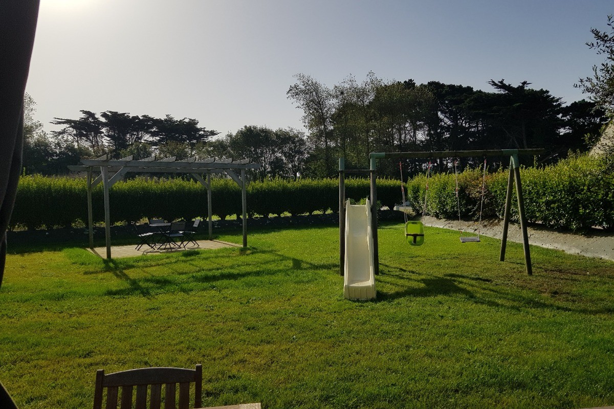 pergolas 
portique avec tobogan, balançoire et balançoire bébé