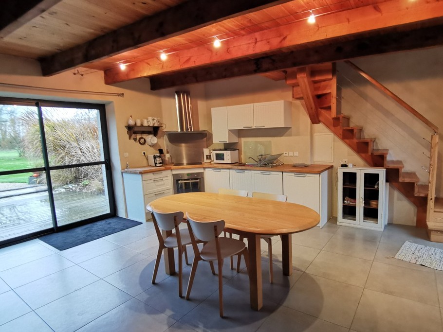 Cuisine équipée / salle à manger