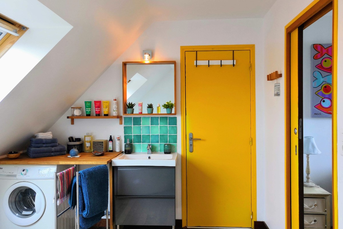 Salle de bain au gîte Yock 
Roulotte Gîtes O bien-être massage Spa Porspoder / Finistère / Bretagne