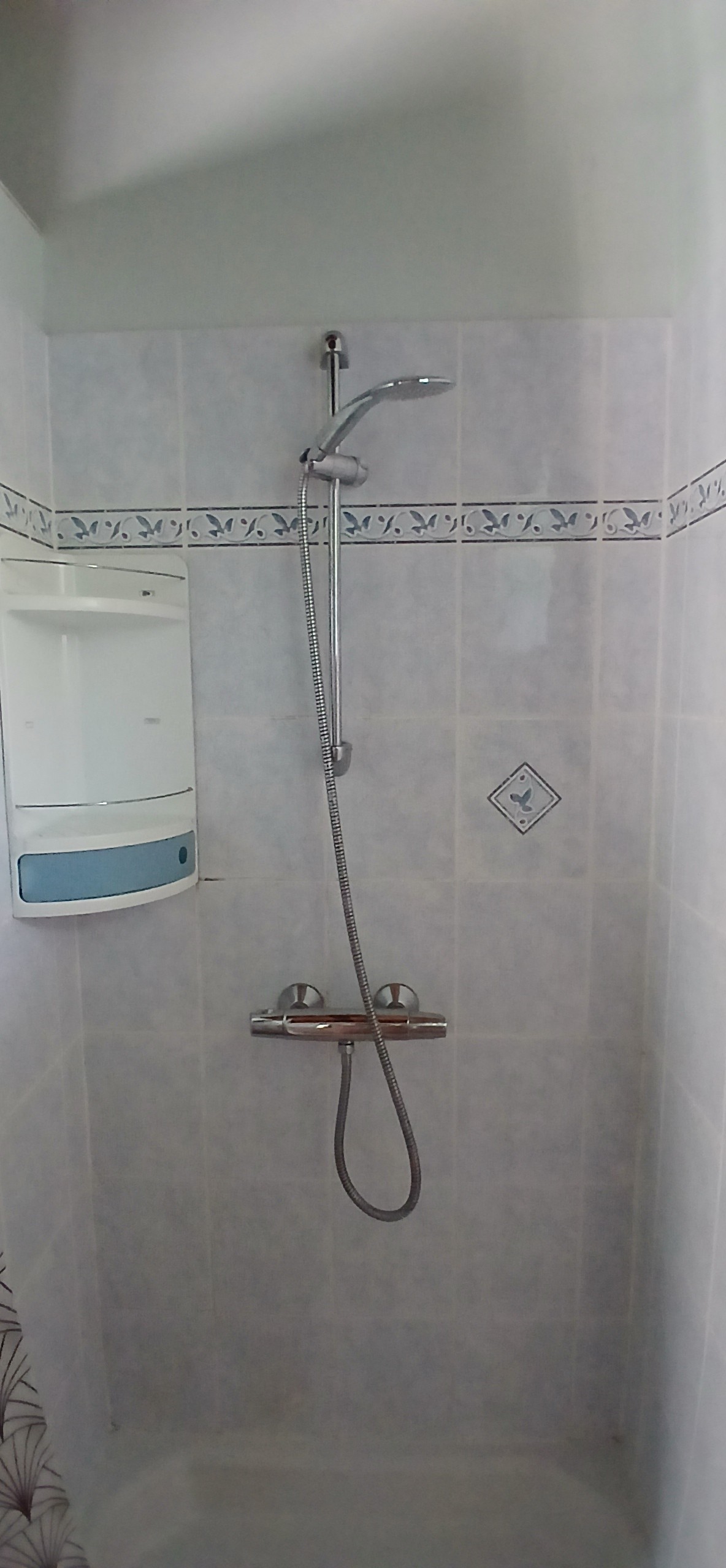 "Chez Julie" holiday cottage in Hautefage, Corrèze: The bathroom