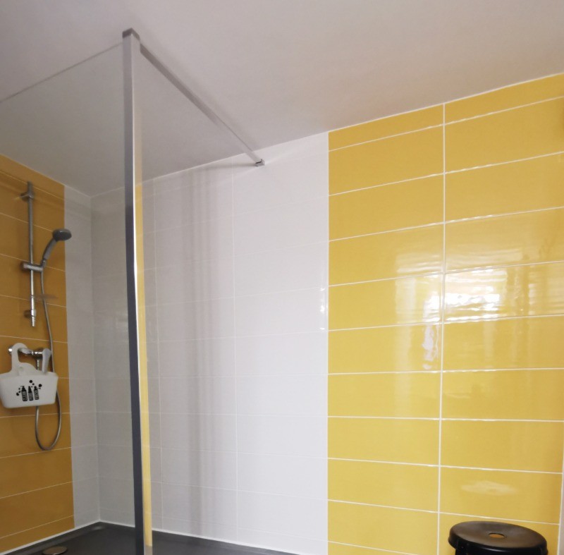 RDC: salle d'eau avec douche à l'italienne