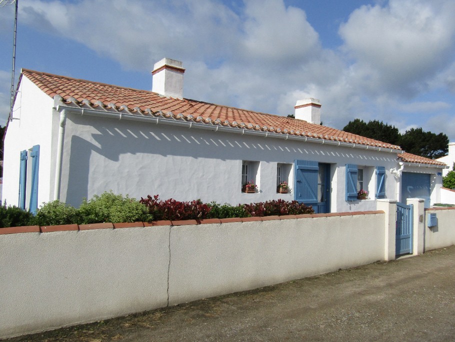 Le devant de la maison