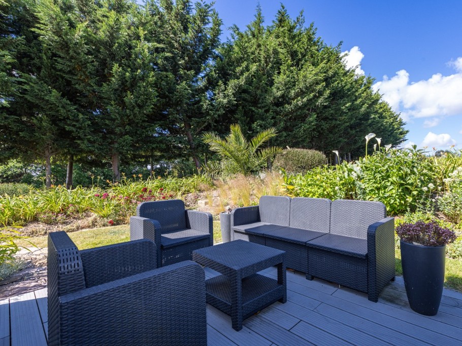 Terrasse Ouest, salon jardin et table repas