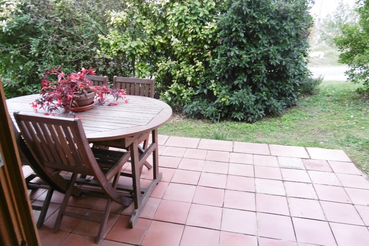 Terrasse à l'entrée