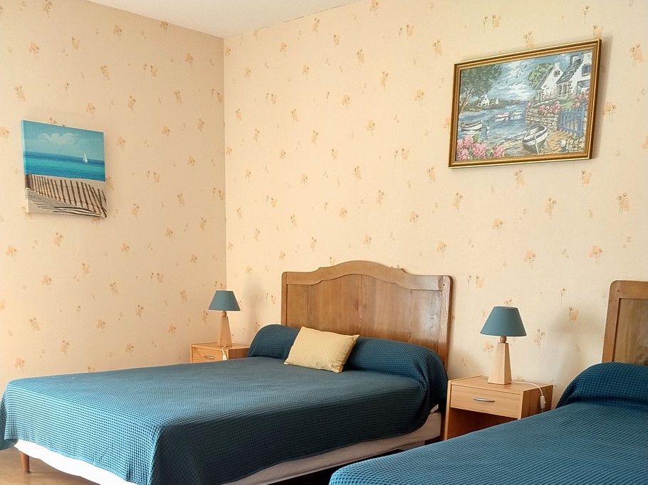 Room with two 140x190 beds