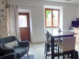 The Volcans d'Auvergne holiday cottage: The kitchen