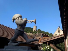 Le Nain de la maison Rouge