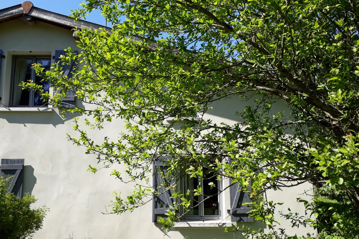 Gîte le Bois de L'étang - côté jardin