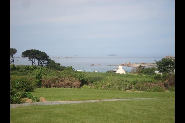LASBLEIZ Location Plougrescant - vue mer
