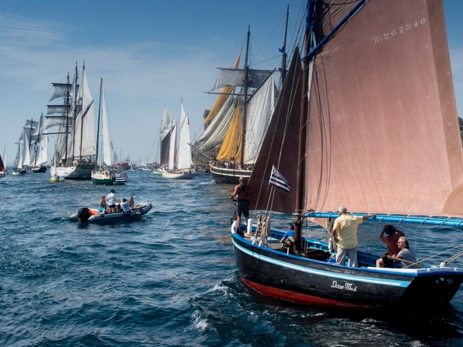 Parade des vieux gréements aux fêtes maritimes des Brest 2016