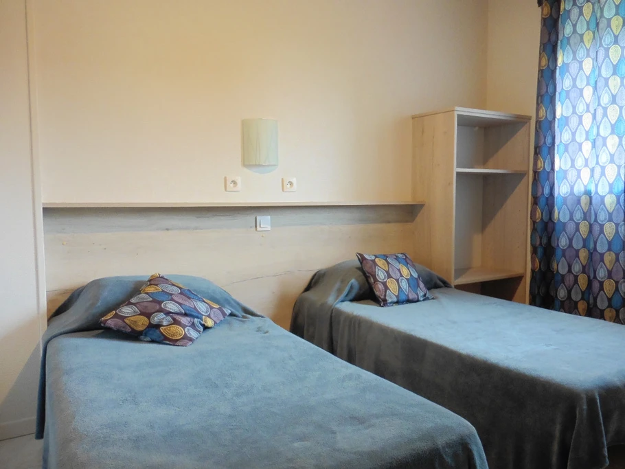Chambre 2 lits 90