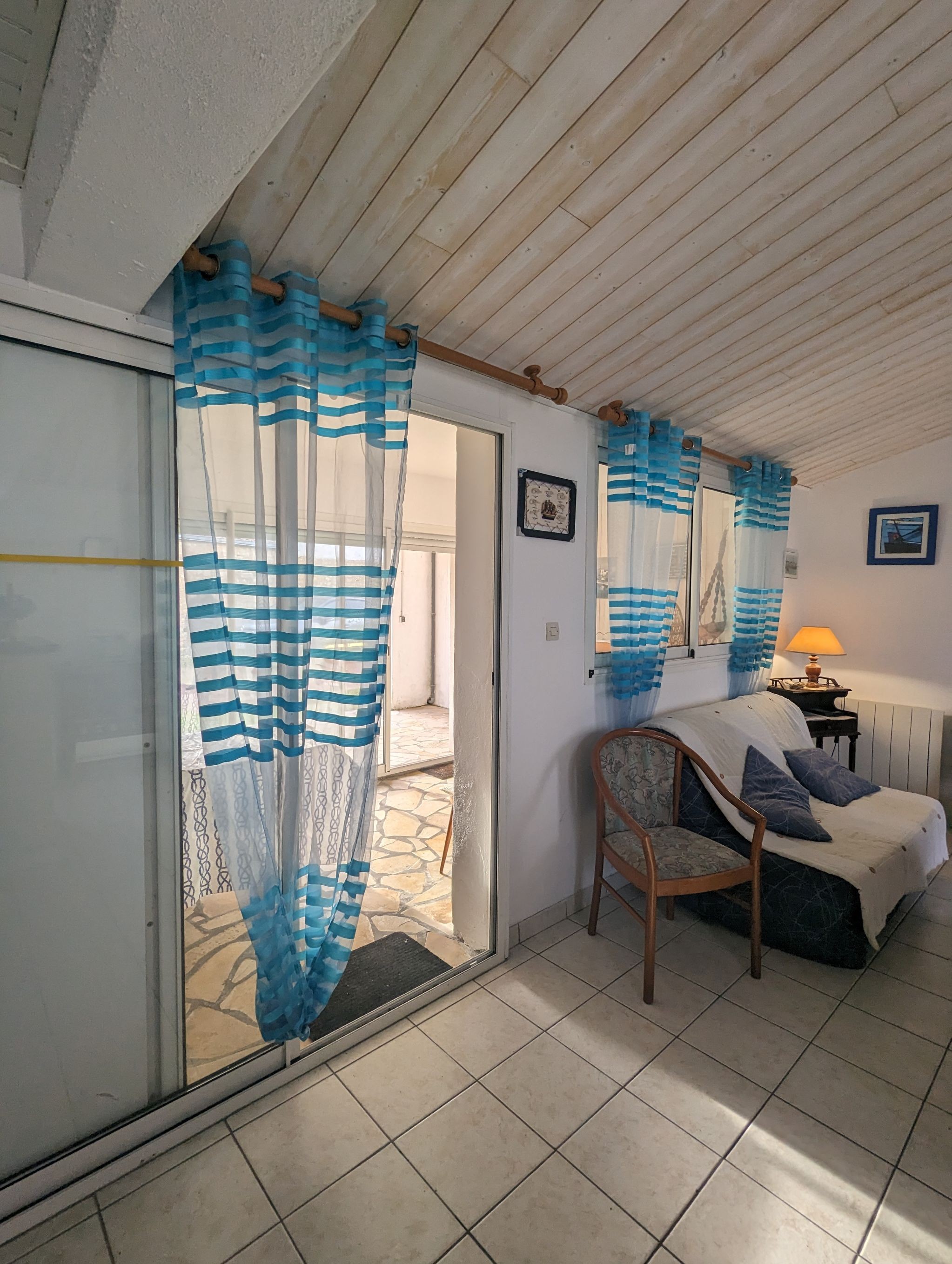 Lounge area with sofa