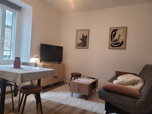 Location Clévacances, Centre ville Paimpol, Amar, Appartments Paimpolais, living room kitchen