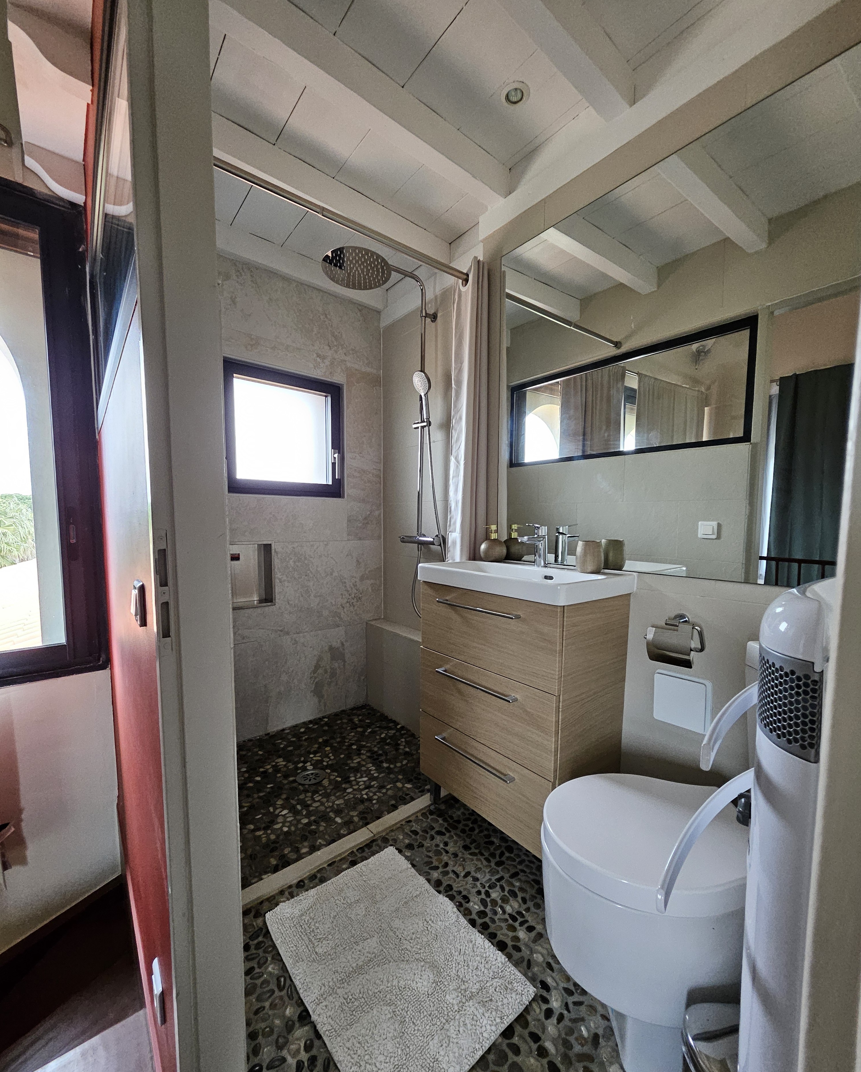 Shower room 2nd floor