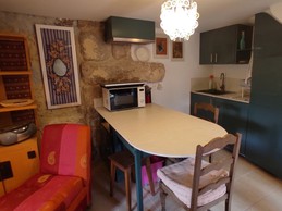 La Treille - location de vacances à la campagne pour 2 personnes - coin cuisine