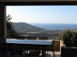 terrasse avec vue sur mer & montagne