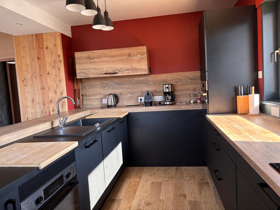 Open plan kitchen - Le Grand Gîte, La Maison des Bons Amis - Saint-Dié-des-Vosges