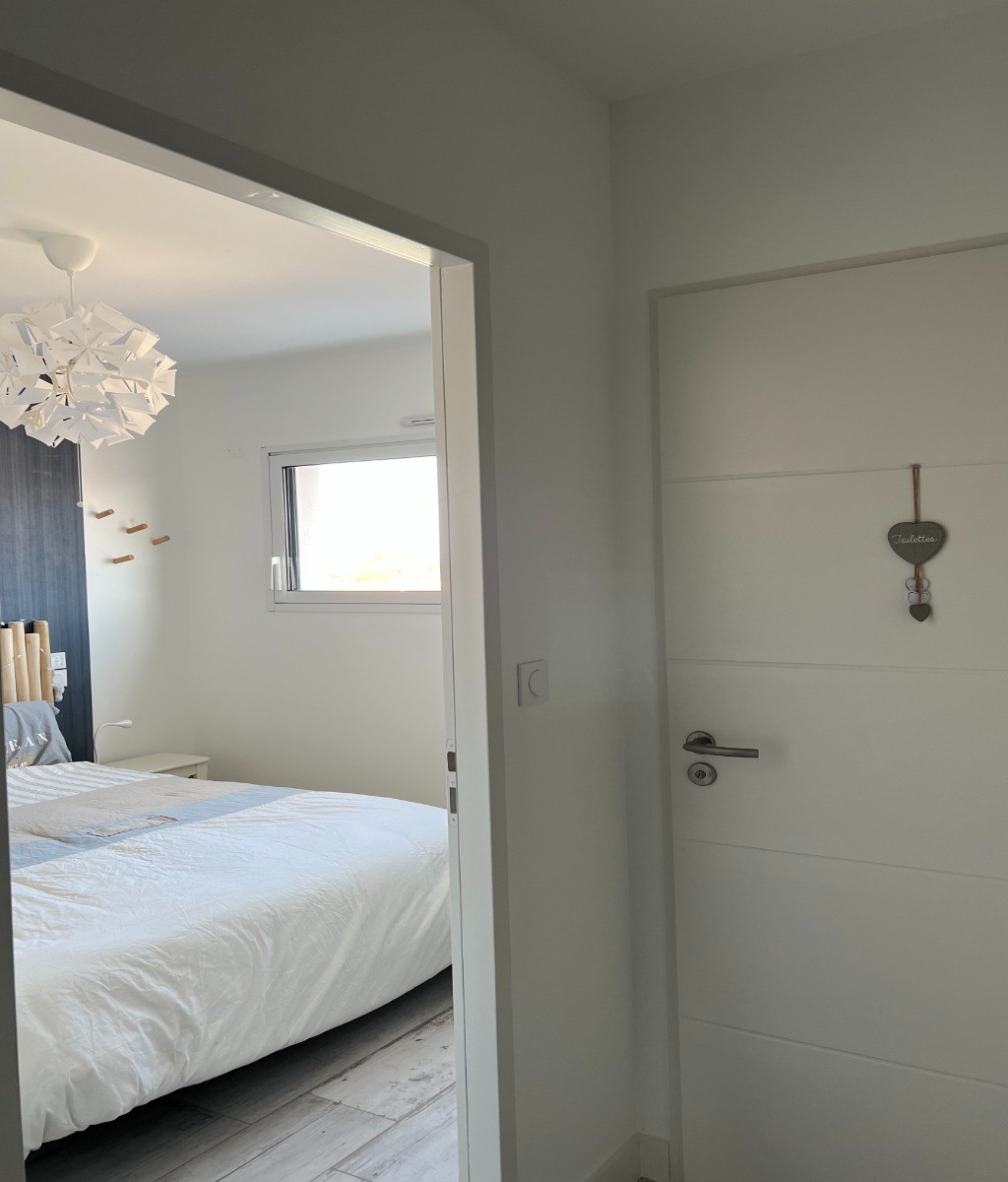 Chambre 3 à l'étage avec un lit en 160