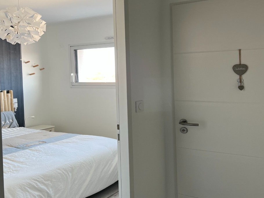 Chambre 3 à l'étage avec un lit en 160