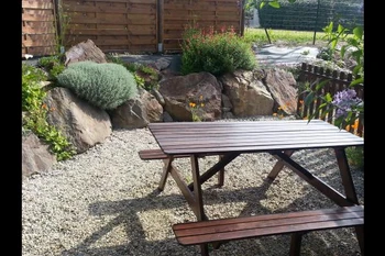 Terrasse située à l'arrière de la maison