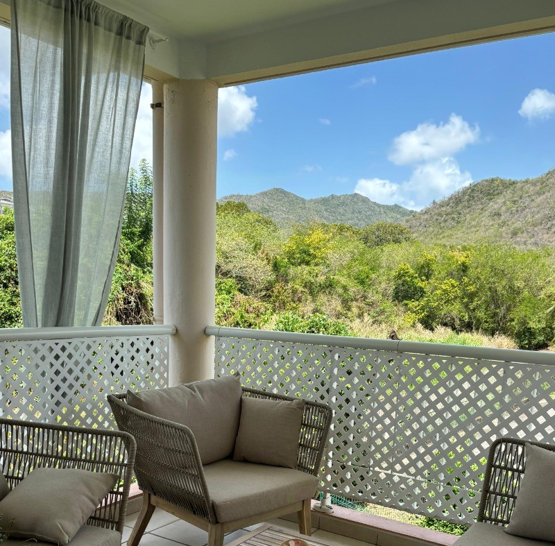 Canapé extérieur 2 places ( fauteuils et assises individuels)