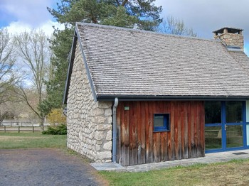 Etang de Farges, Saint Germain près Herment, Chalet Bleu - Extérieur