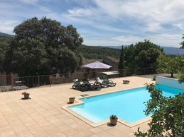 Piscine et gite