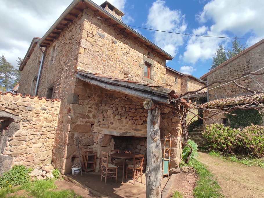 La Treille - location de vacances à la campagne pour 2 personnes  - extérieur avec terrasse couverte