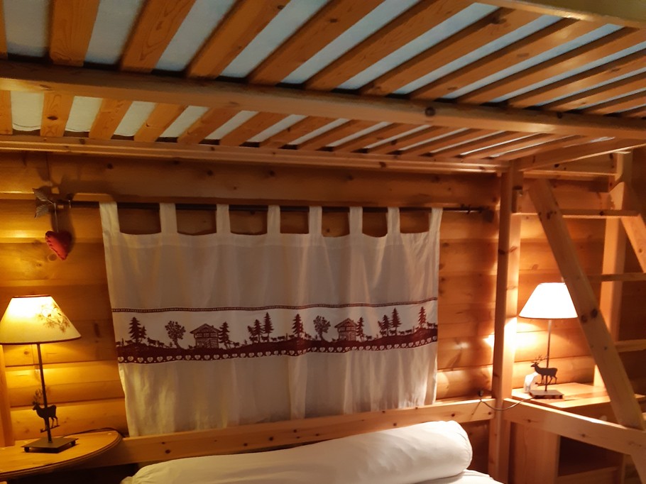 Chambre 2 - Gîte Les Coquelicots - Super Besse (Puy de Dôme, 63)