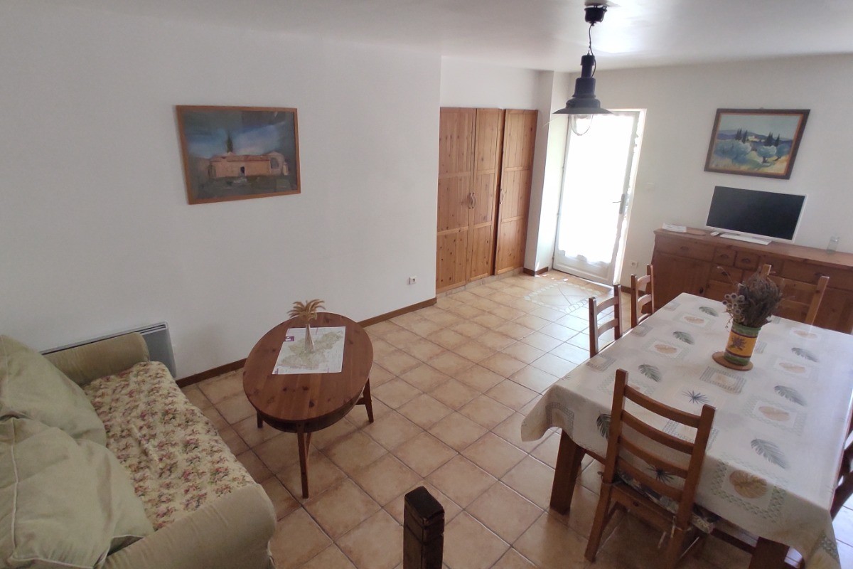 Domaine du Chêne Vert - Gîte La Bergerie - Séjour donnant sur la terrasse