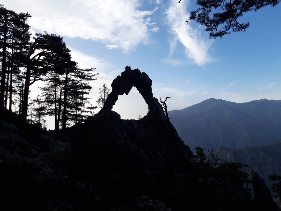 L'arche au départ de Corte