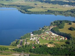 Vue aérienne du village vacances