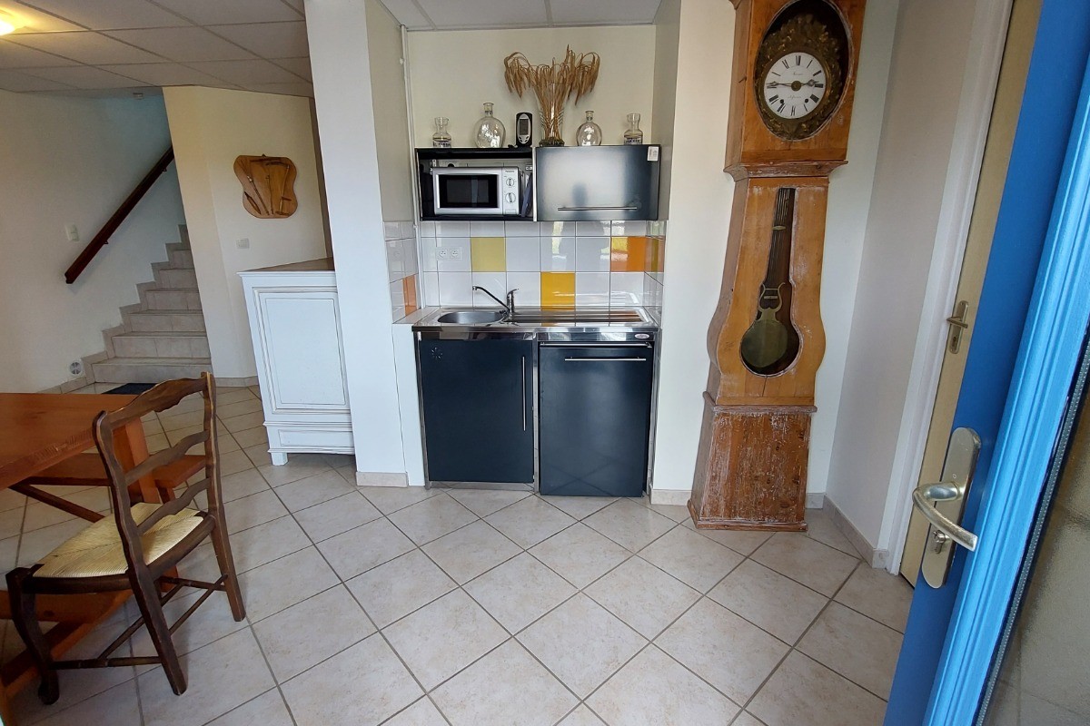 espace commun avec kitchenette