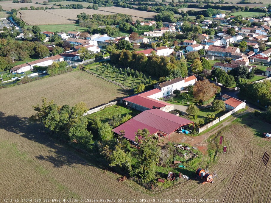 Propriété dans le village de Saint Marc