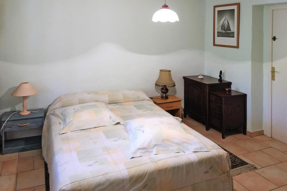 Chambre avec lit double en 140. Ma Vie La, Fayence